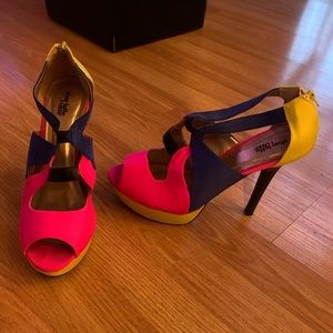 Cute High heel sandle.multiple colors ( dark pink, blue, yellow an black heel.